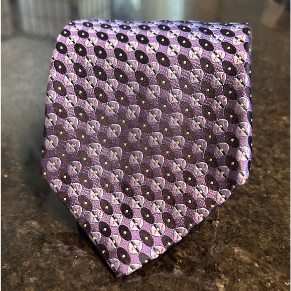 EXPRESS Tie 100% Italian Silk Lavender & Blue Geometric 58.5"L x 3.75"W USA Made - Picture 2 of 8
